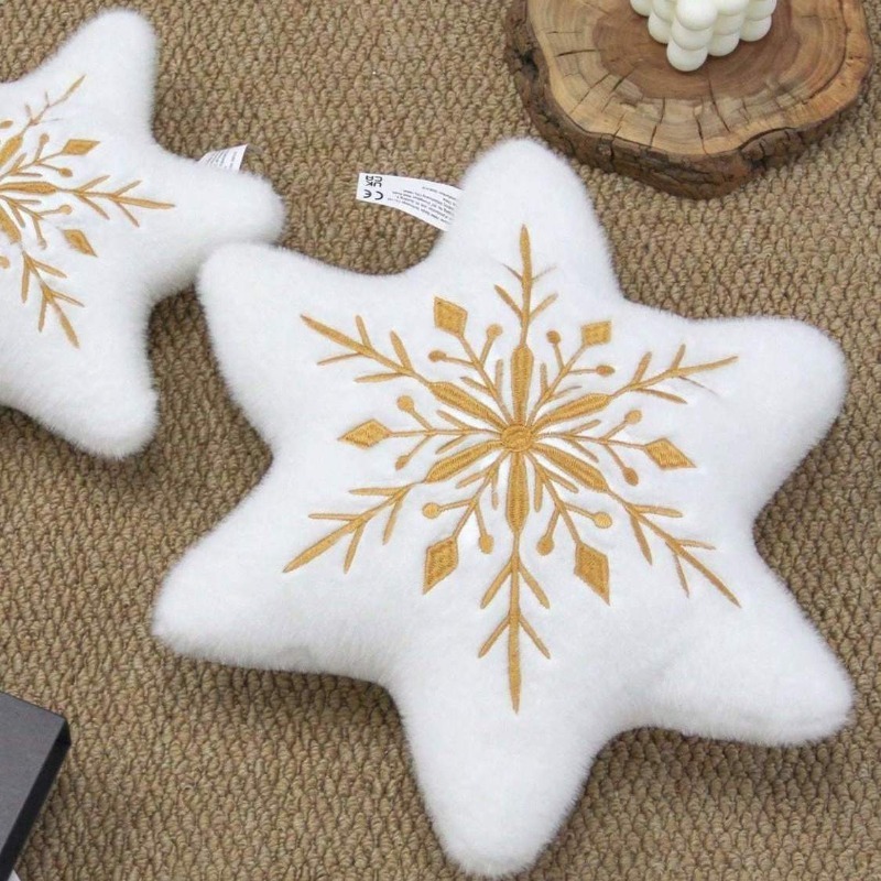Snowflake Embroidered Pillow C - Decorative Throw Pillow 评论和价格