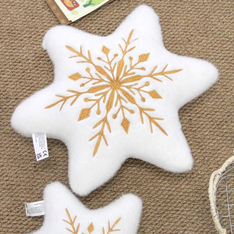 Snowflake Embroidered Pillow C - Decorative Throw Pillow 评论和价格